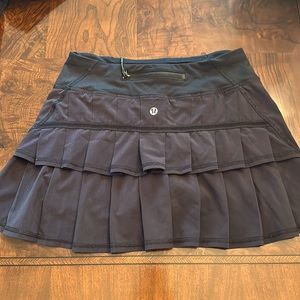 Lululemon black skirt size 2